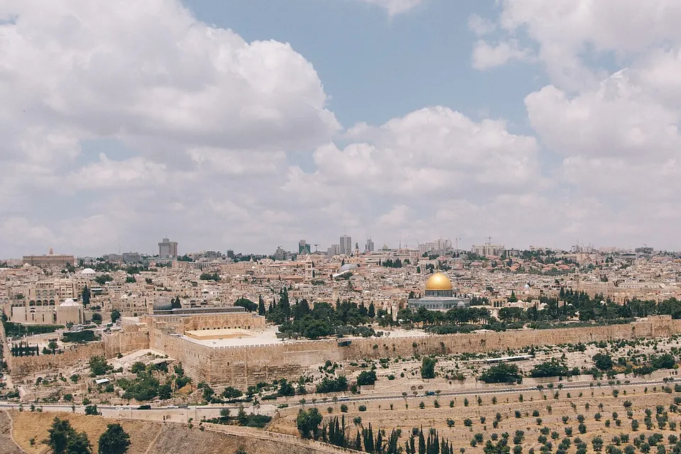 Vista da cidade de Jerusalém a partir do Monte das Oliveiras